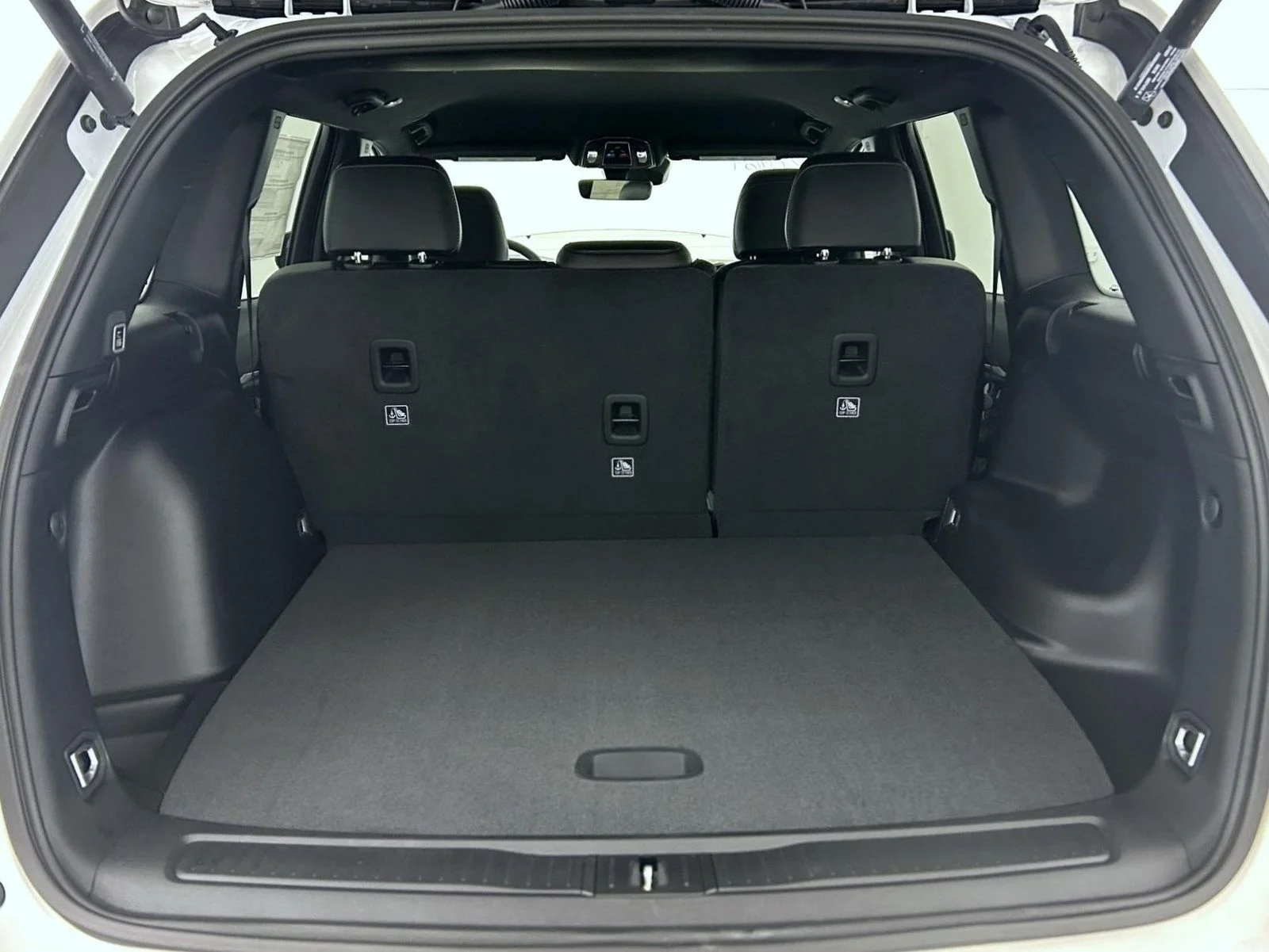 New 2026 White Jeep Altitude image 21