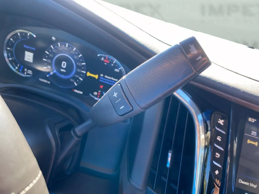 Used 2016 CRYSTAL WHITE TRICOAT Cadillac Premium Collection image 26