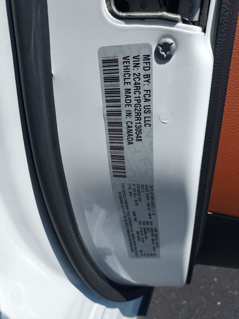 Used 2024 White Chrysler Pinnacle image 27