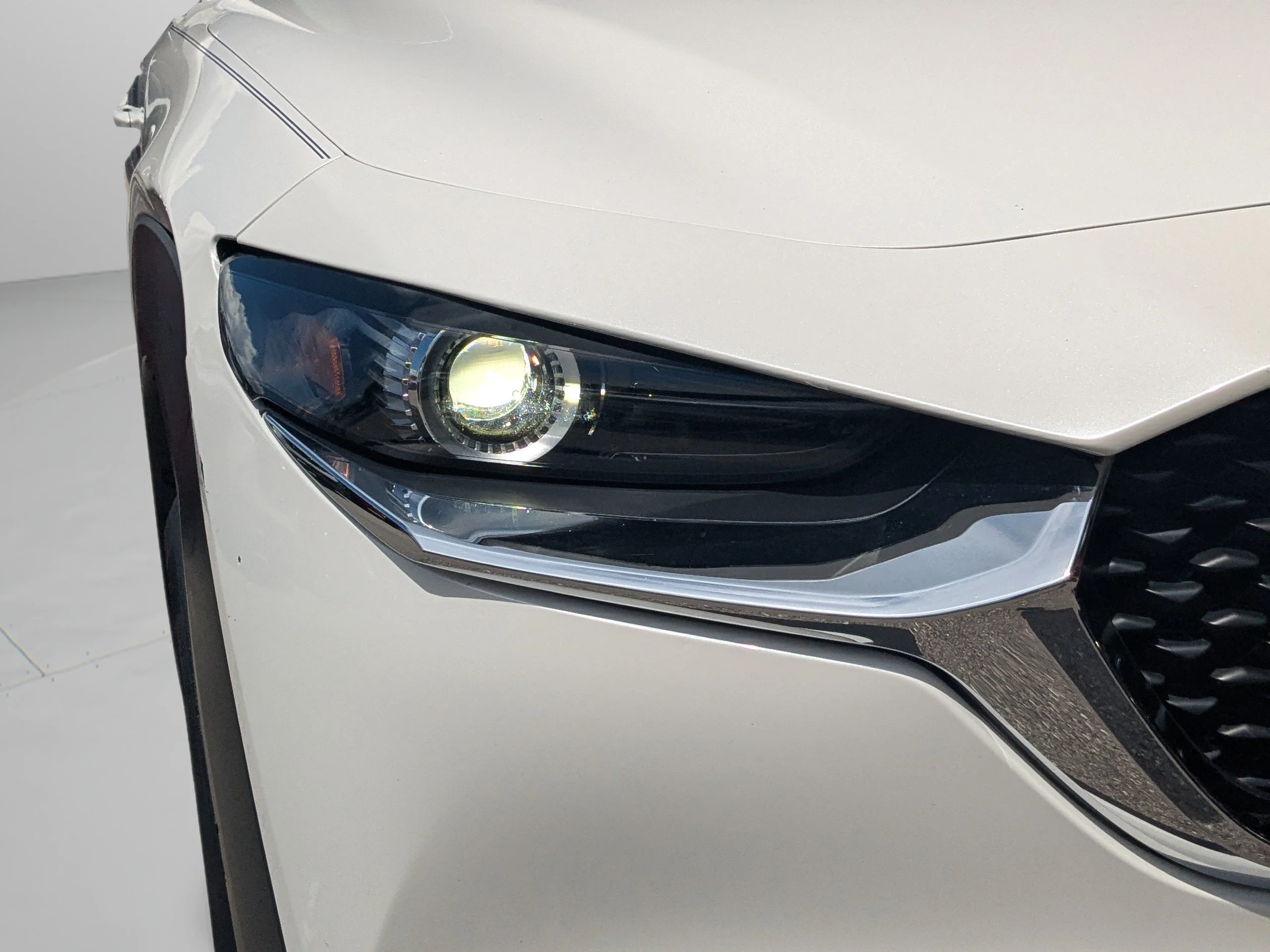 Used 2021 Snowflake White Pearl Mica Mazda 2.5 S image 8