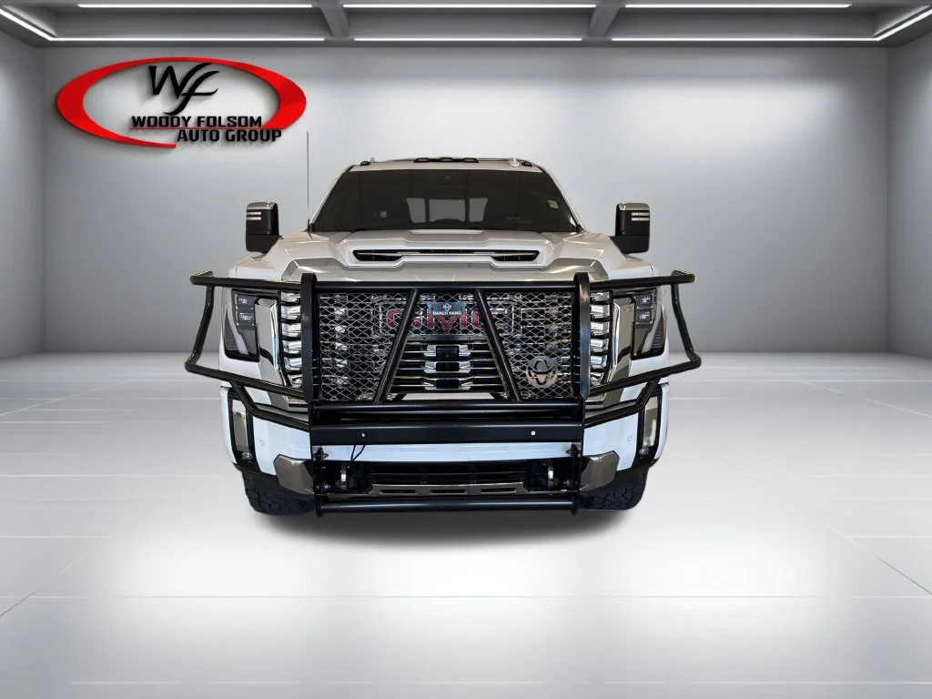 Used 2025 White GMC Denali image 2