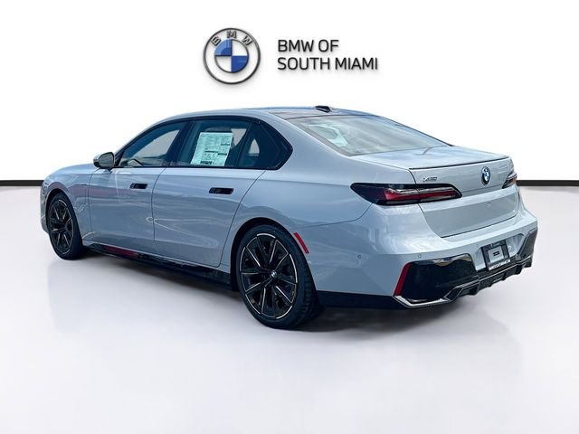 New 2026 Gray BMW 750e xDrive image 4