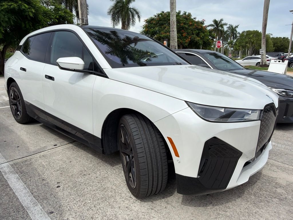 Certified Used 2024 Mineral White Metallic BMW xDrive50 image 7