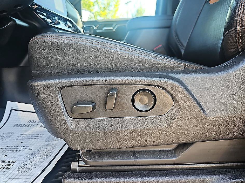 Used 2024 Onyx Black GMC AT4 image 18