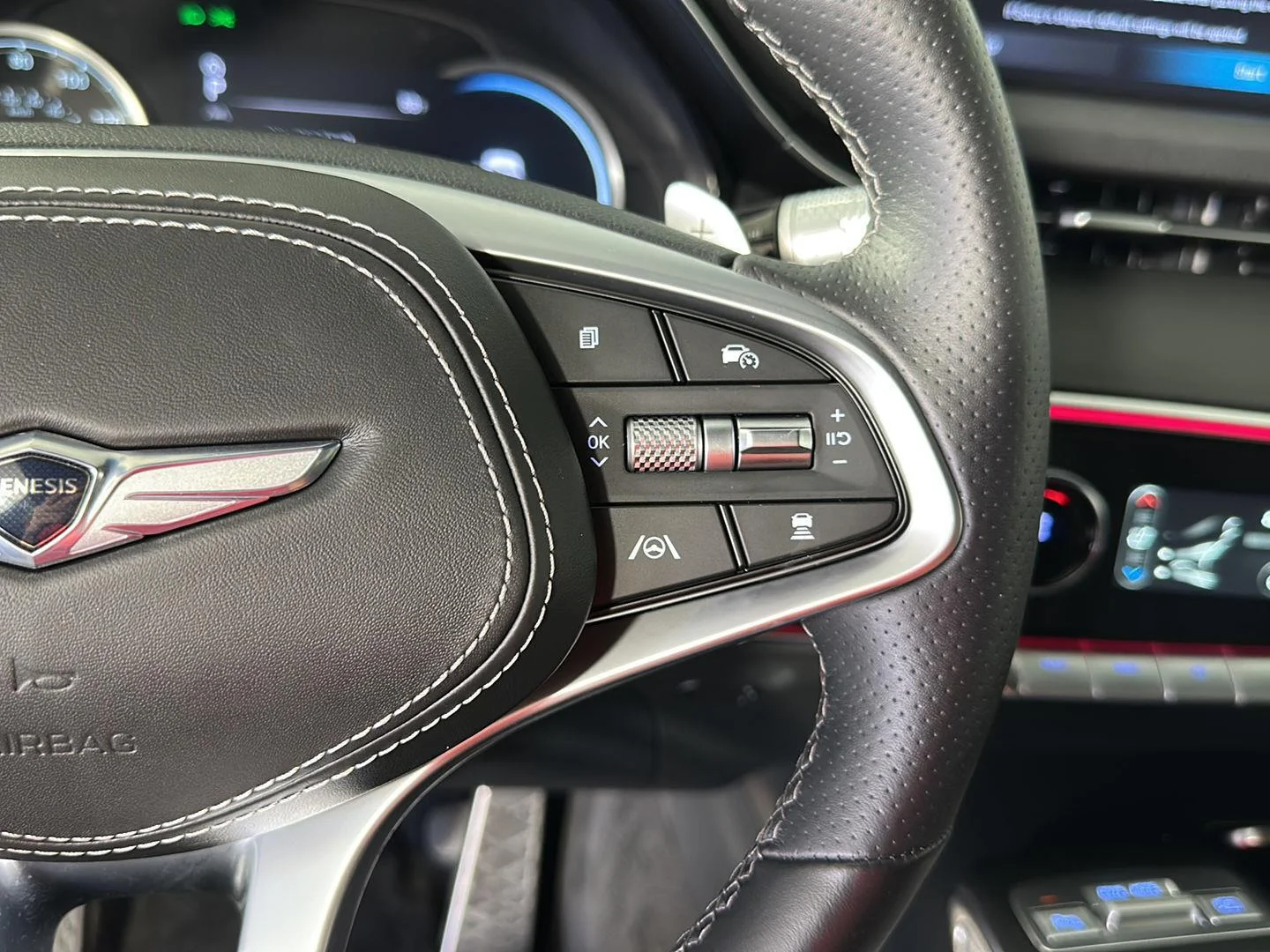 Used 2025 Capri Blue Genesis 3.5T Sport image 14