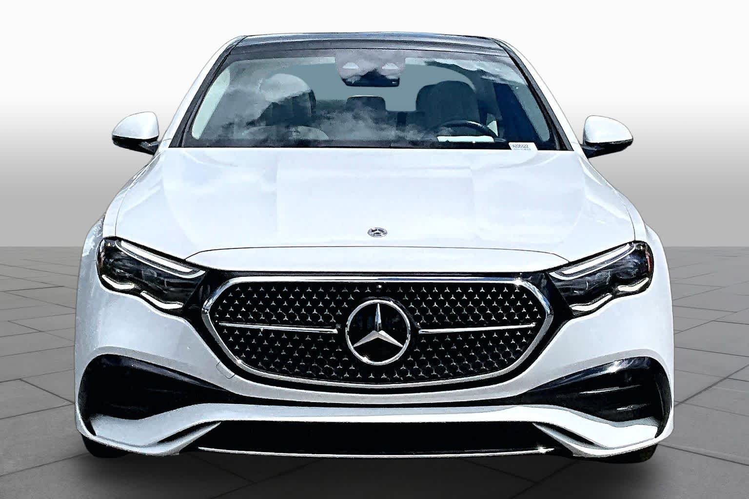 Used 2026 MANUFAKTUR Moonlight White Metallic Mercedes-Benz E 350 image 4