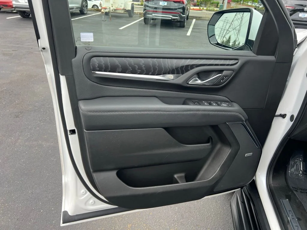 2024 GMC Yukon Denali - Photo 9