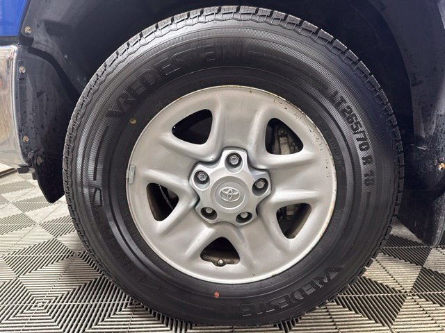 Used 2018 Blue Toyota SR5 image 10