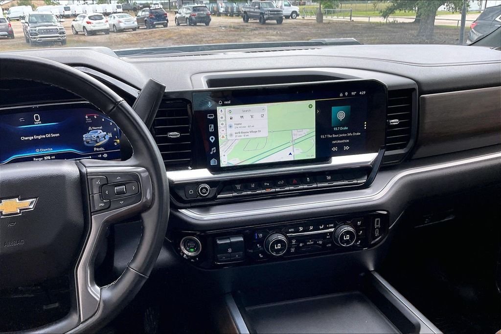 Used 2025 Gray Chevrolet High Country image 9