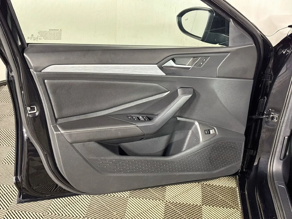 Used 2025 Gray Volkswagen 1.5T S image 10