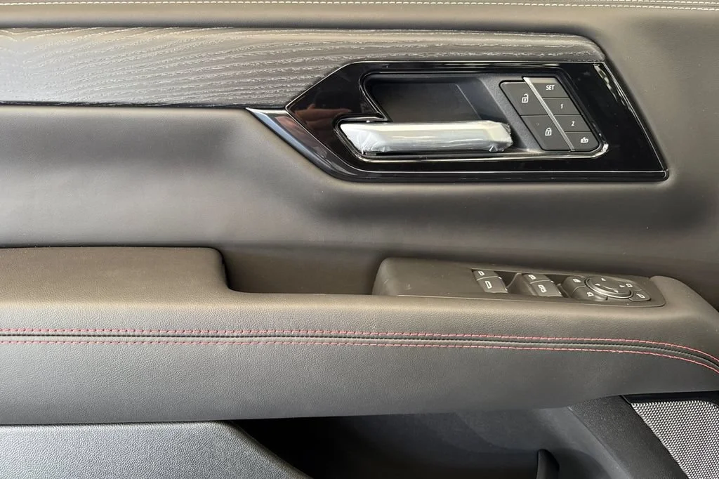 2026 GMC Yukon XL AT4 Ultimate - Photo 8