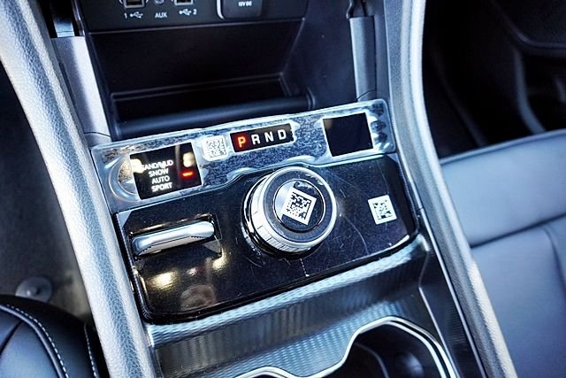 New 2026 Baltic Gray Metallic Clear-Coat Exterior Paint Jeep Limited image 33