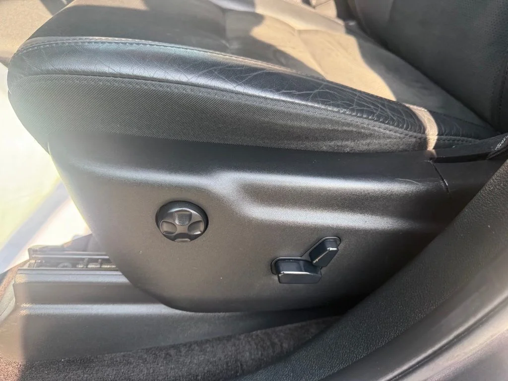 Used 2018 Gray Jeep Altitude image 13
