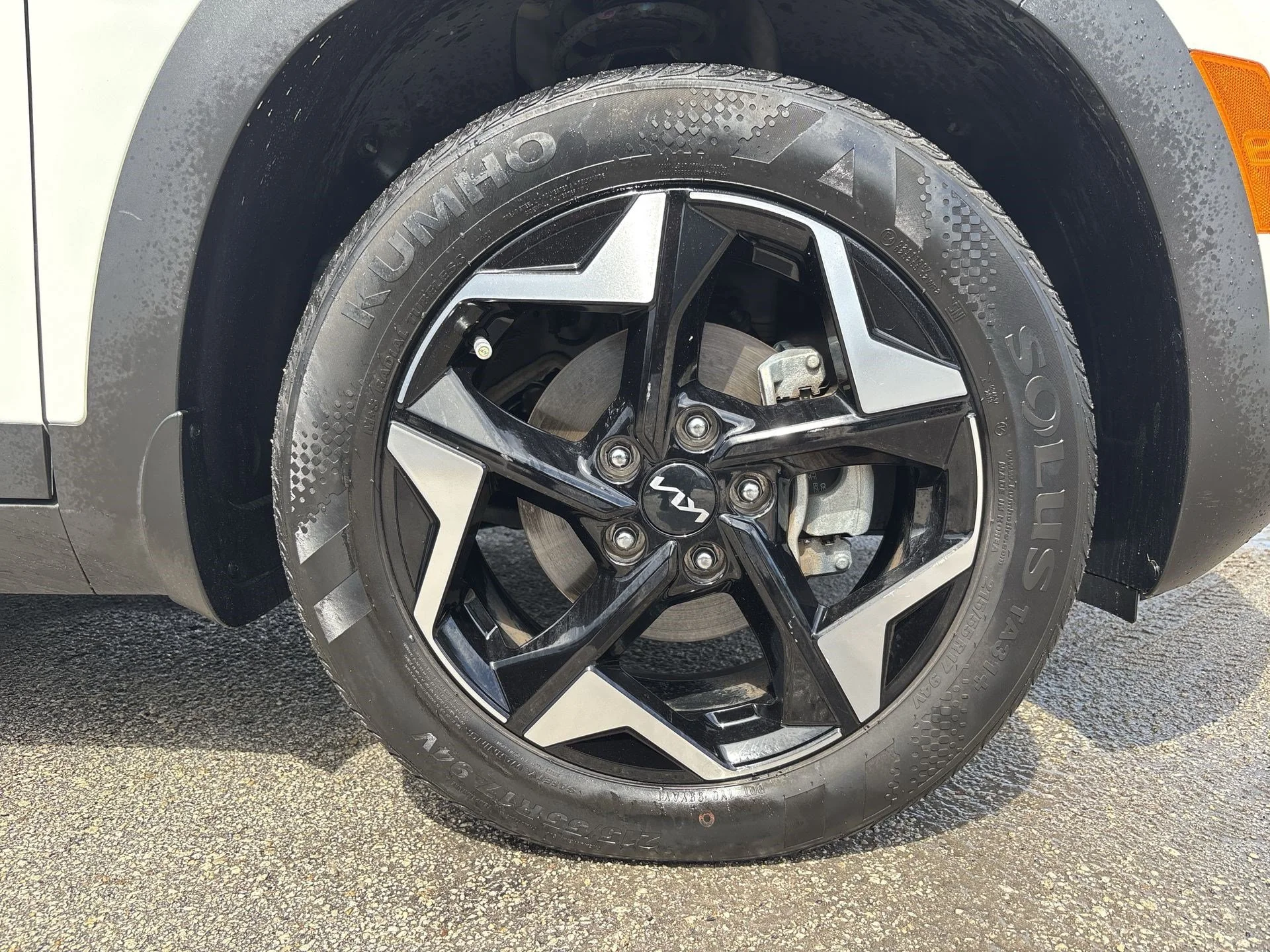 Certified Used 2024 Snow White Pearl Kia EX image 18