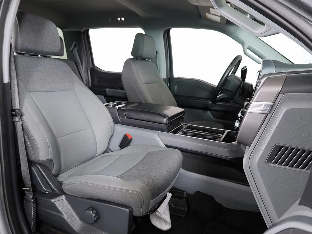 Used 2024 Gray Metallic Ford XLT image 14