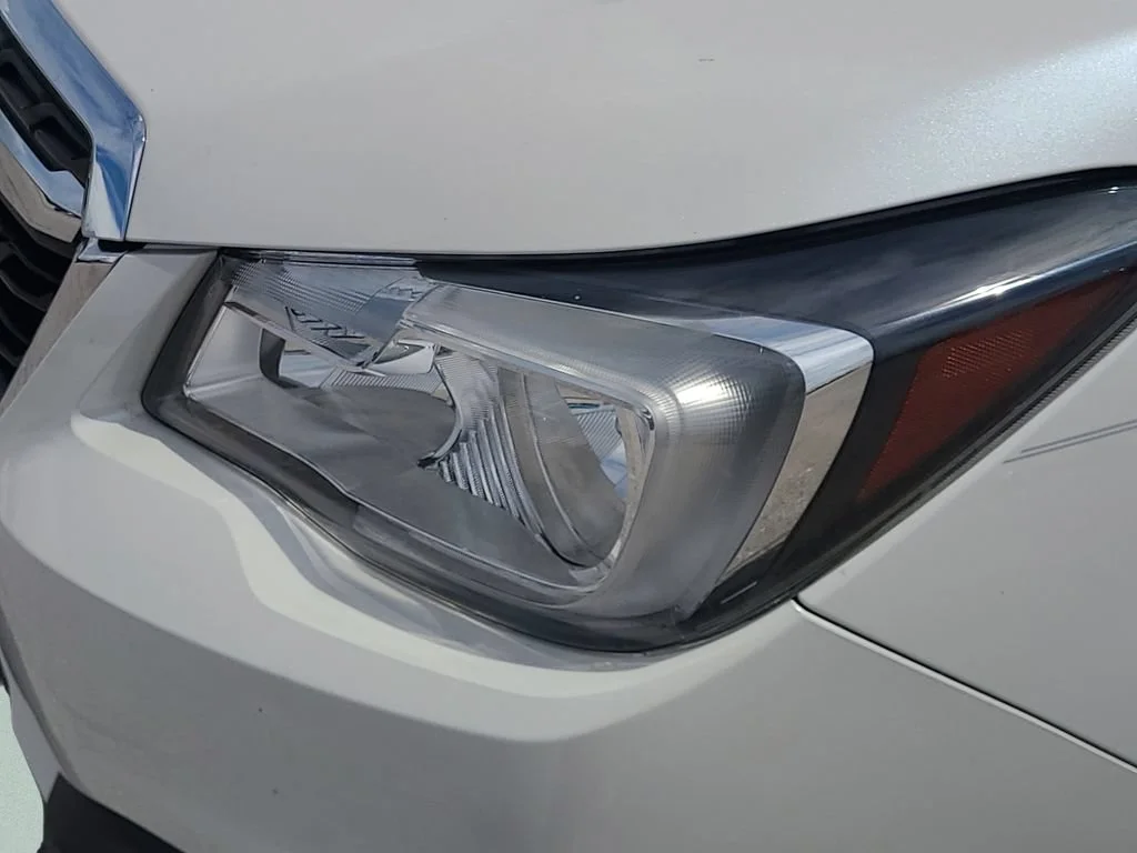 Used 2018 White Subaru 2.5i image 22