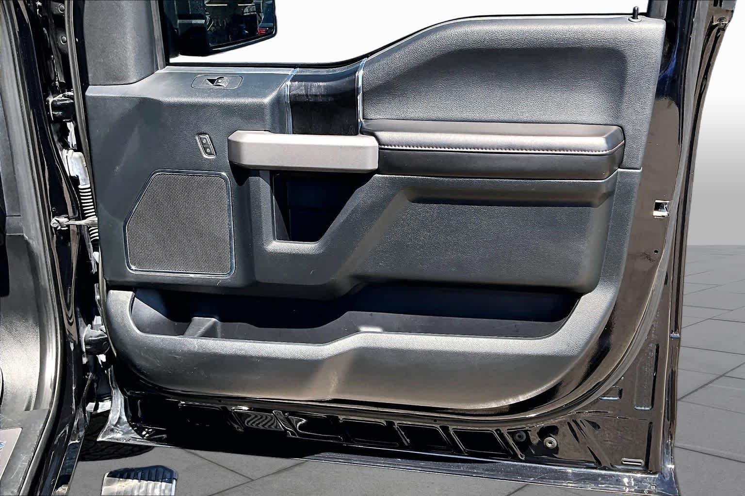Used 2019 Agate Black Ford Platinum image 26