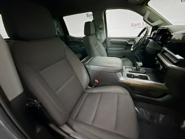 Used 2025 Gray Chevrolet RST image 27