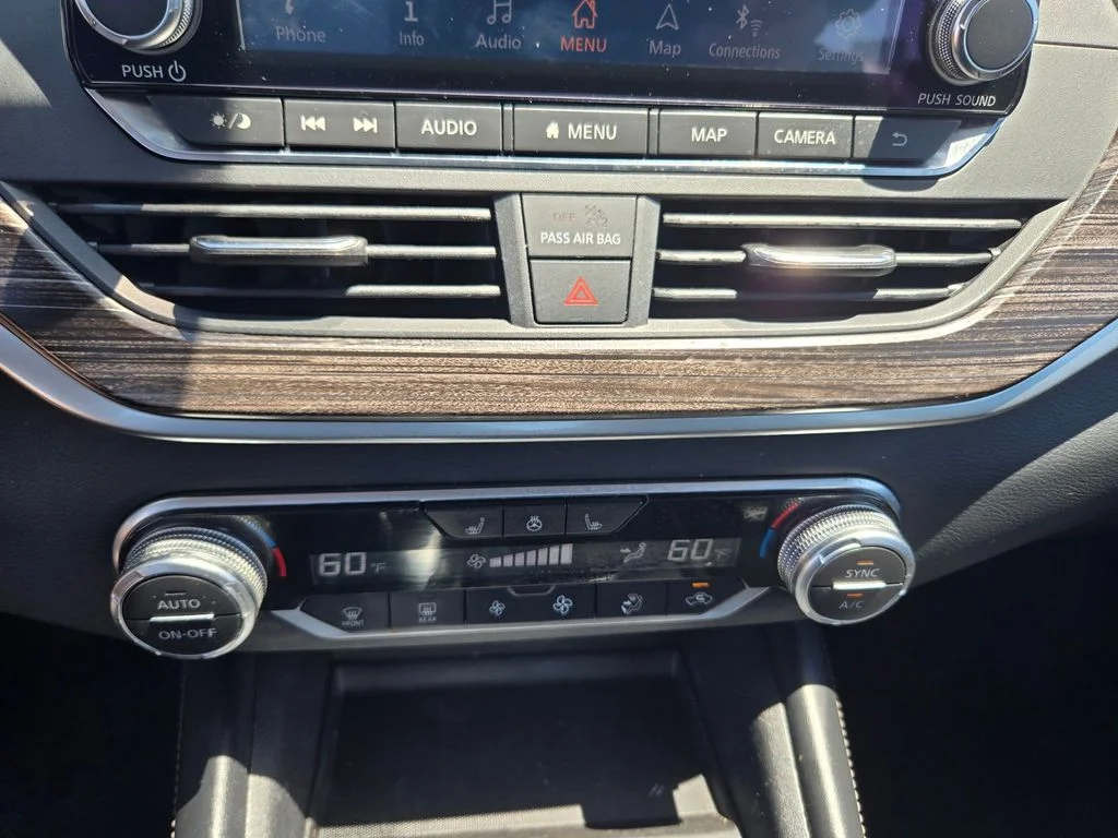 Used 2019 Black Nissan 2.5 SL image 17