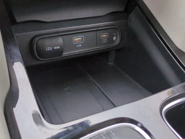 Certified Used 2025 White Kia S image 23