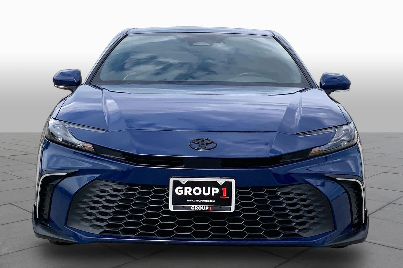 Used 2025 Reservoir Blue Toyota SE image 4