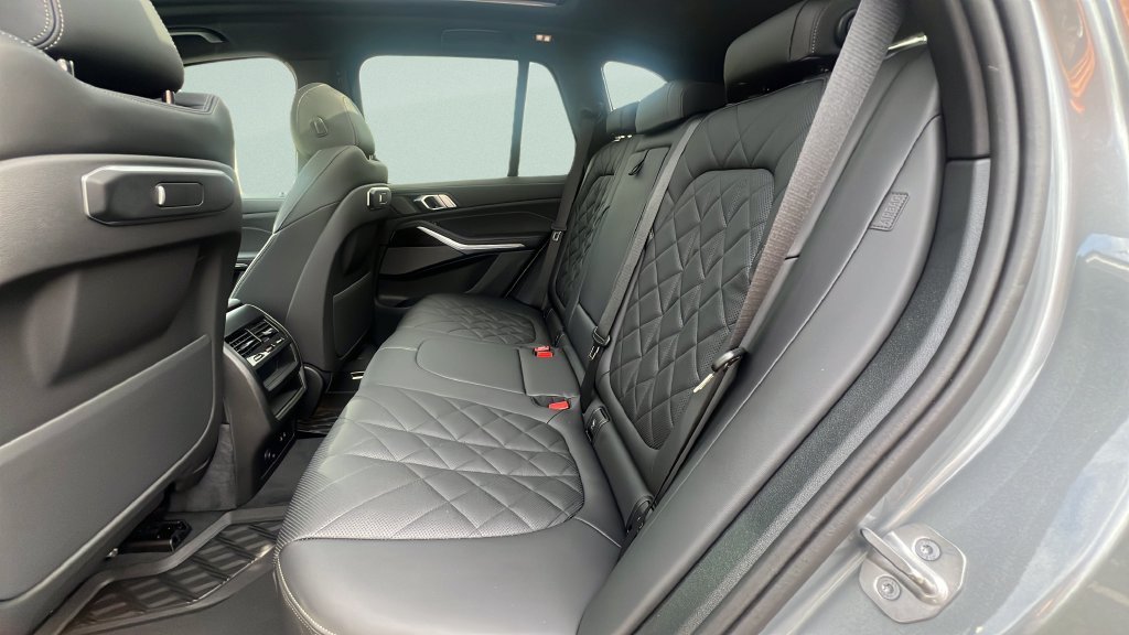 Certified Used 2024 Skyscraper Grey Metallic BMW xDrive40i image 9