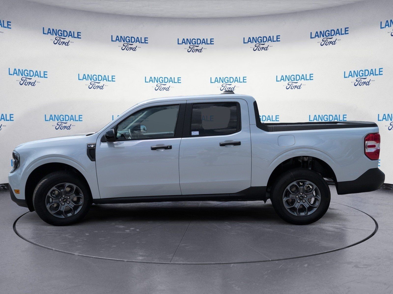New 2026 Space White Metallic Ford XLT image 10