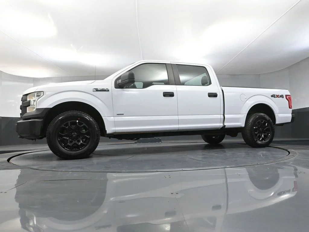 Used 2016 White Ford XL image 49