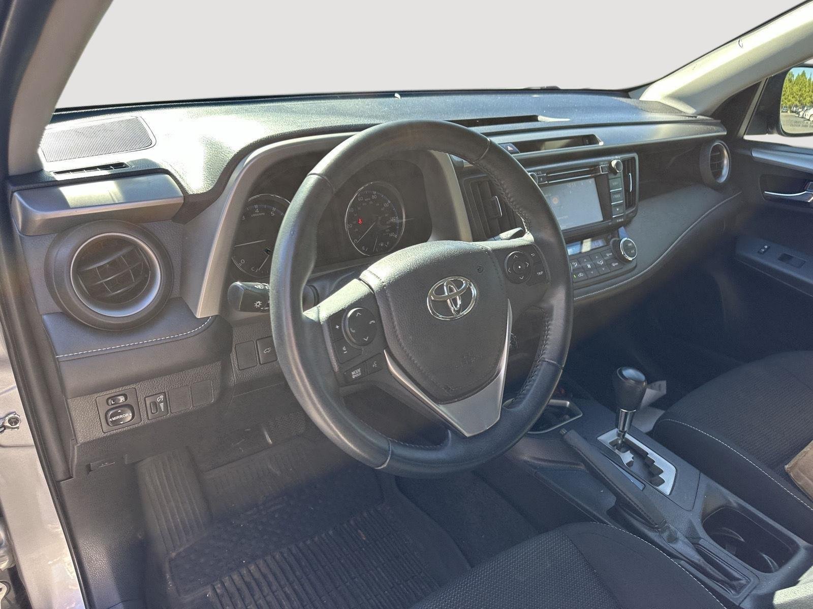 Used 2016 Silver Sky Metallic Toyota XLE image 10