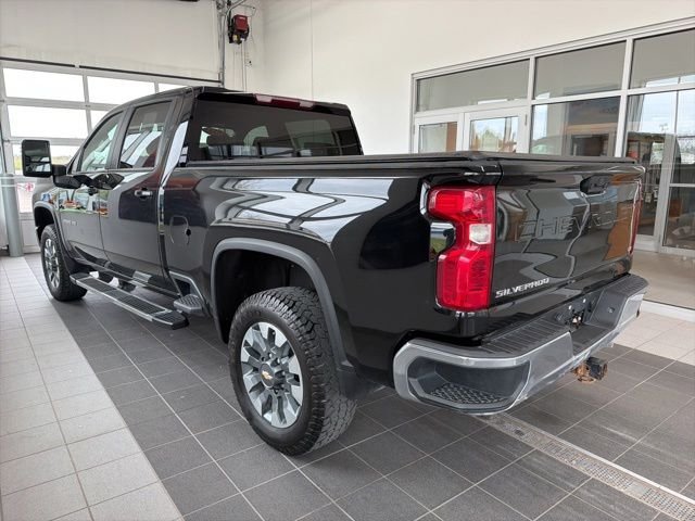 Used 2023 Black Chevrolet  image 3