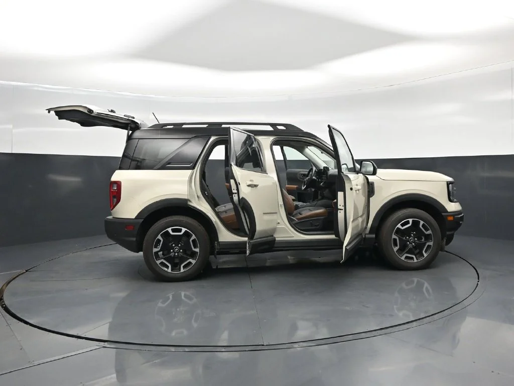 Used 2024 Beige Ford Outer Banks image 4
