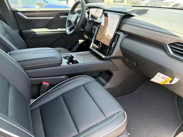 2026 GMC Acadia Denali - Photo 21
