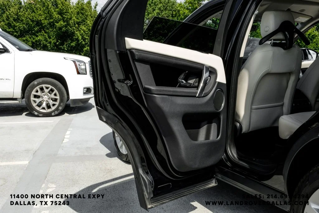 Used 2023 Black Land Rover S image 49