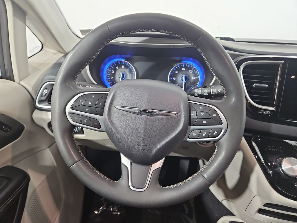 Used 2023 Gray Chrysler Touring L image 15