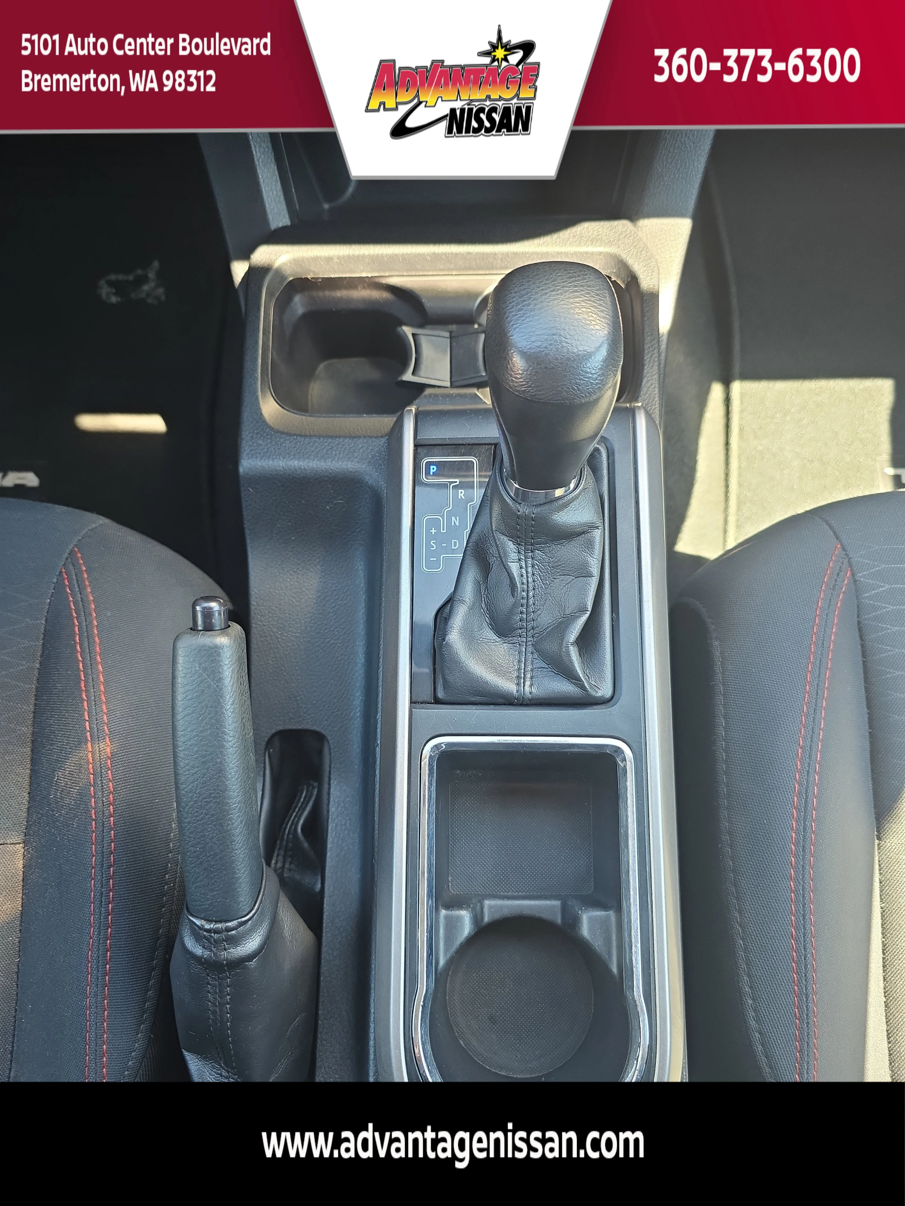 Used 2018 Midnight Black Metallic Toyota SR5 image 20