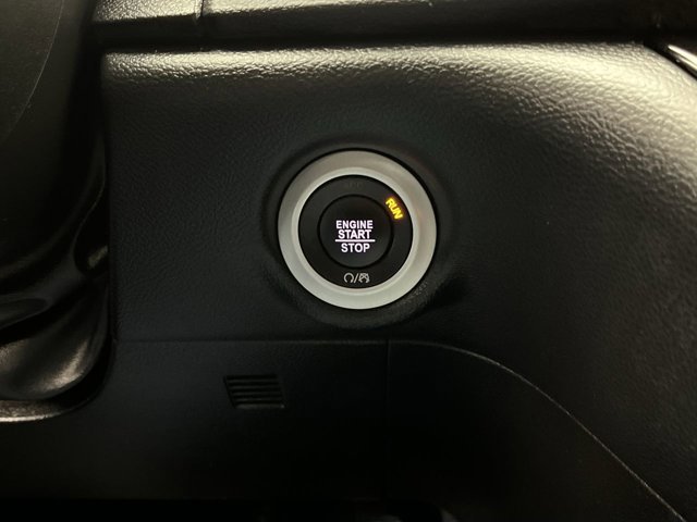 Used 2025 Diamond Black Crystal Pearlcoat Chrysler Select image 21