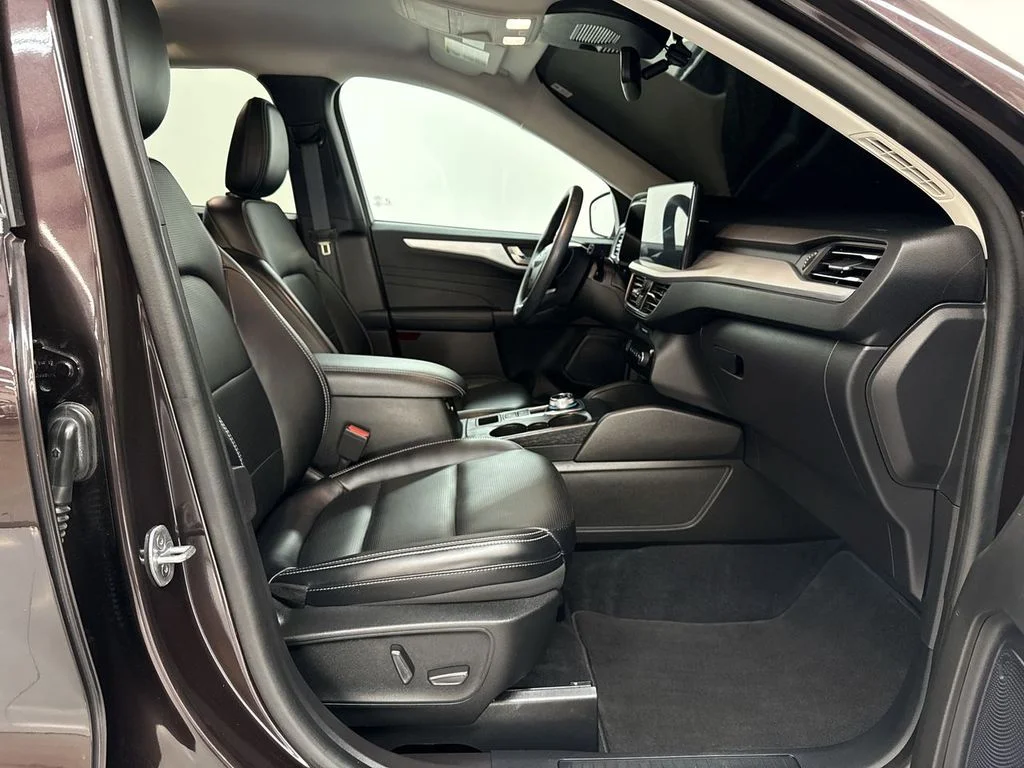 Used 2023 Cinnabar Red Ford Platinum image 18
