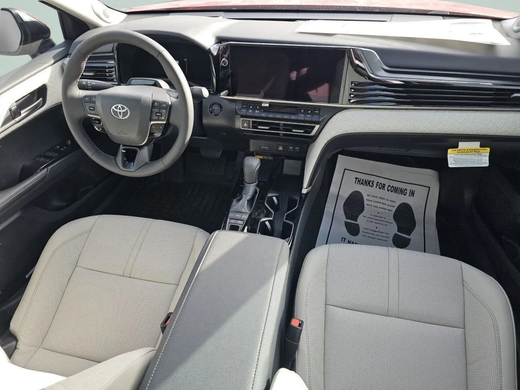 2025 Toyota Camry XLE - Photo 24