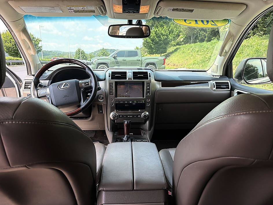 Used 2015 Starfire Pearl Lexus 460 image 18