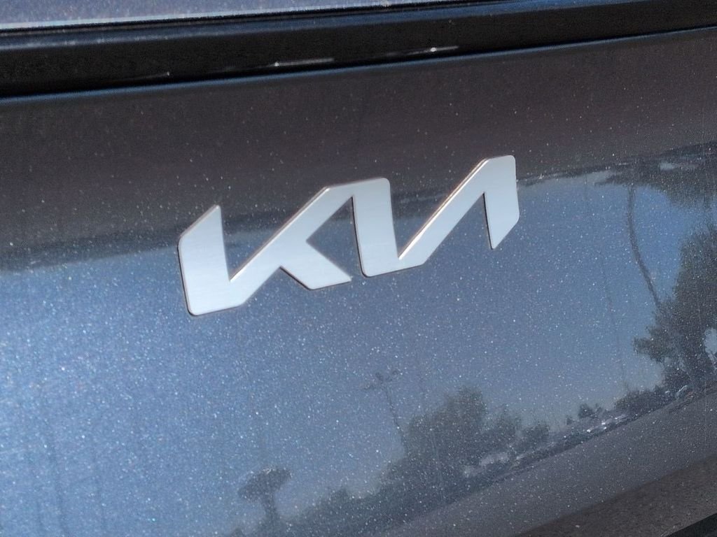 Certified Used 2023 Gravity Gray Kia SX image 27