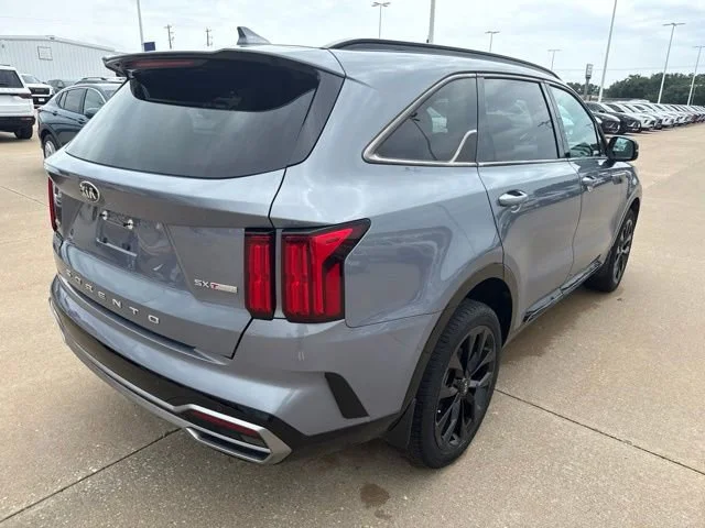 Used 2021 Gray Kia SX image 3