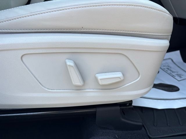 Used 2022 Glacial White Pearl Kia SX image 22