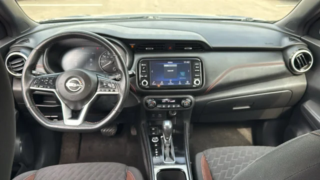 Used 2022 Gray Nissan SR image 9