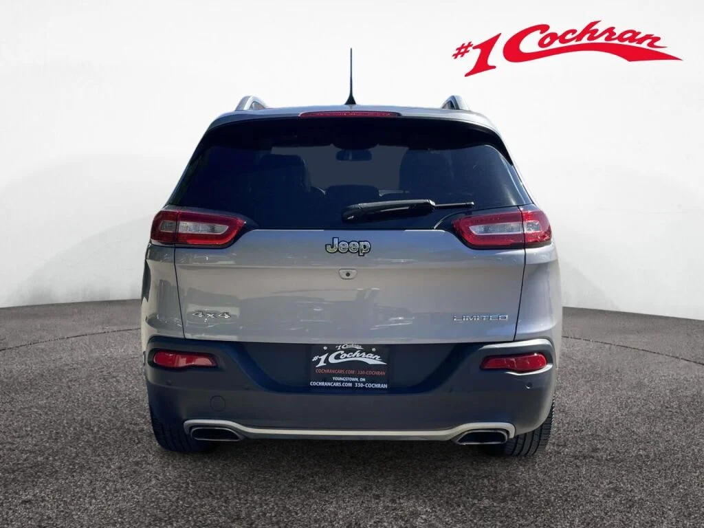 Used 2018 Billet Silver Metallic Clearcoat Jeep Limited image 8