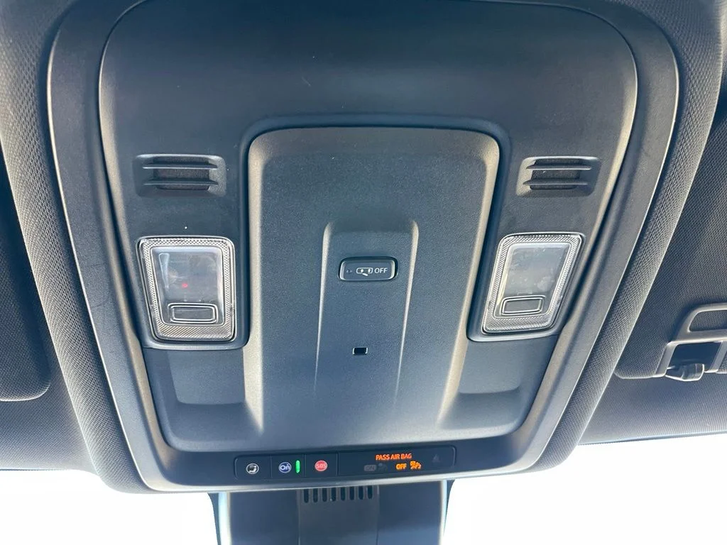 Used 2024 White GMC SLE image 42