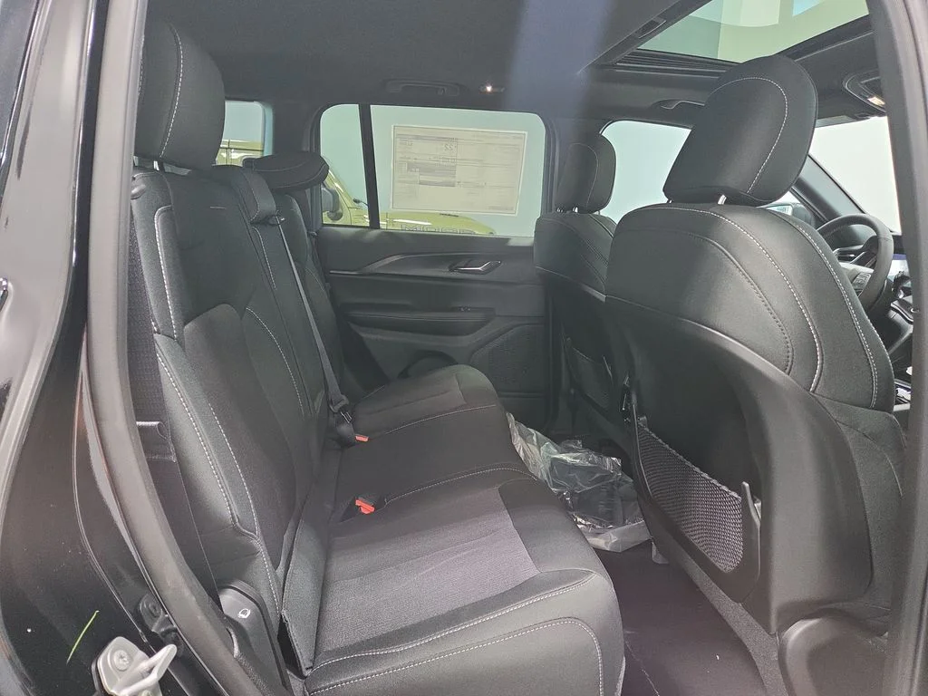 New 2027 High Gloss Black Jeep Laredo X image 9