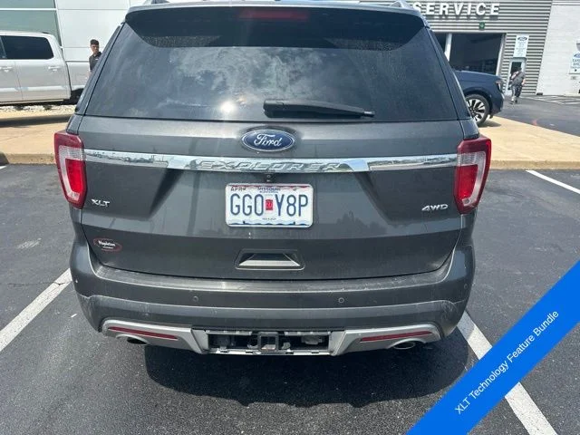 Used 2017 Magnetic Metallic Ford XLT image 6