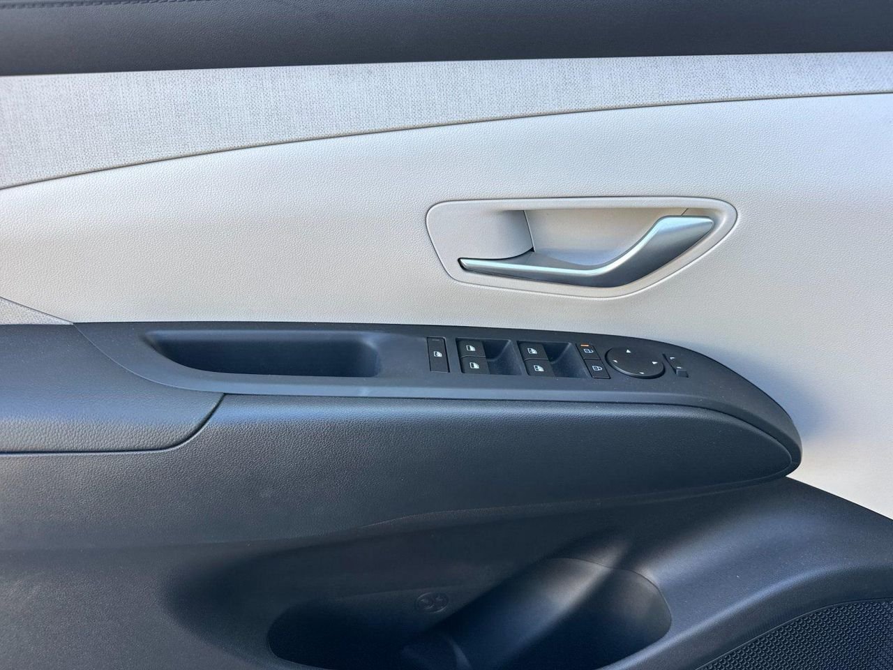 New 2026 Gray Hyundai SEL Convenience image 10