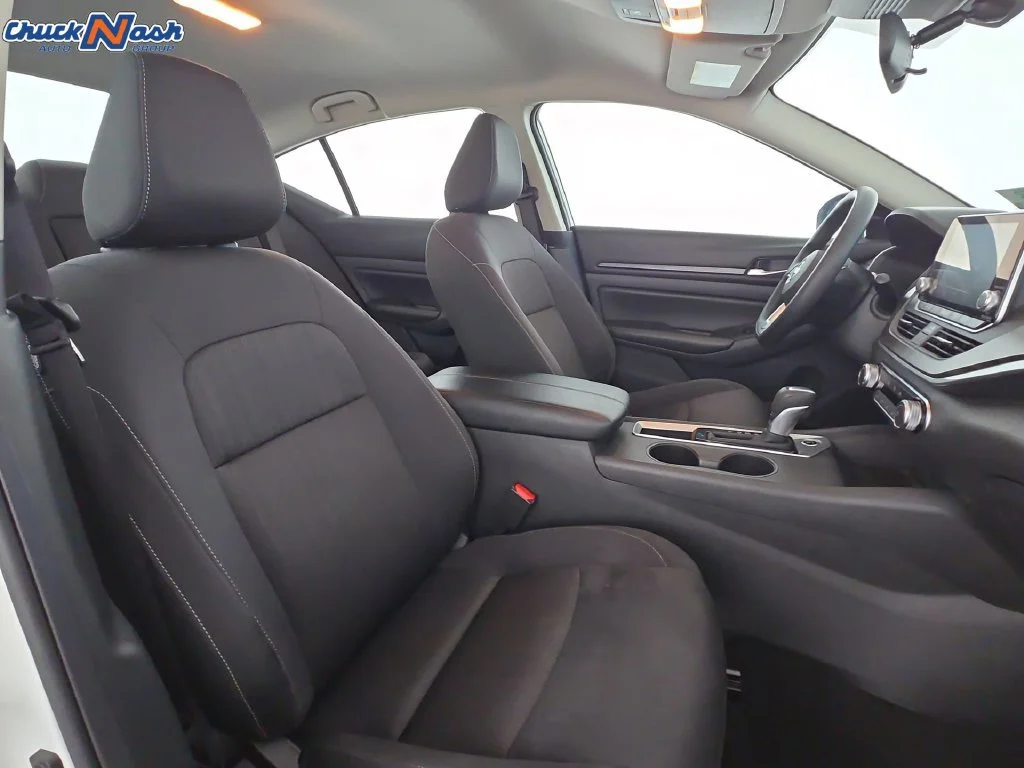 2025 Nissan Altima SV - Photo 31