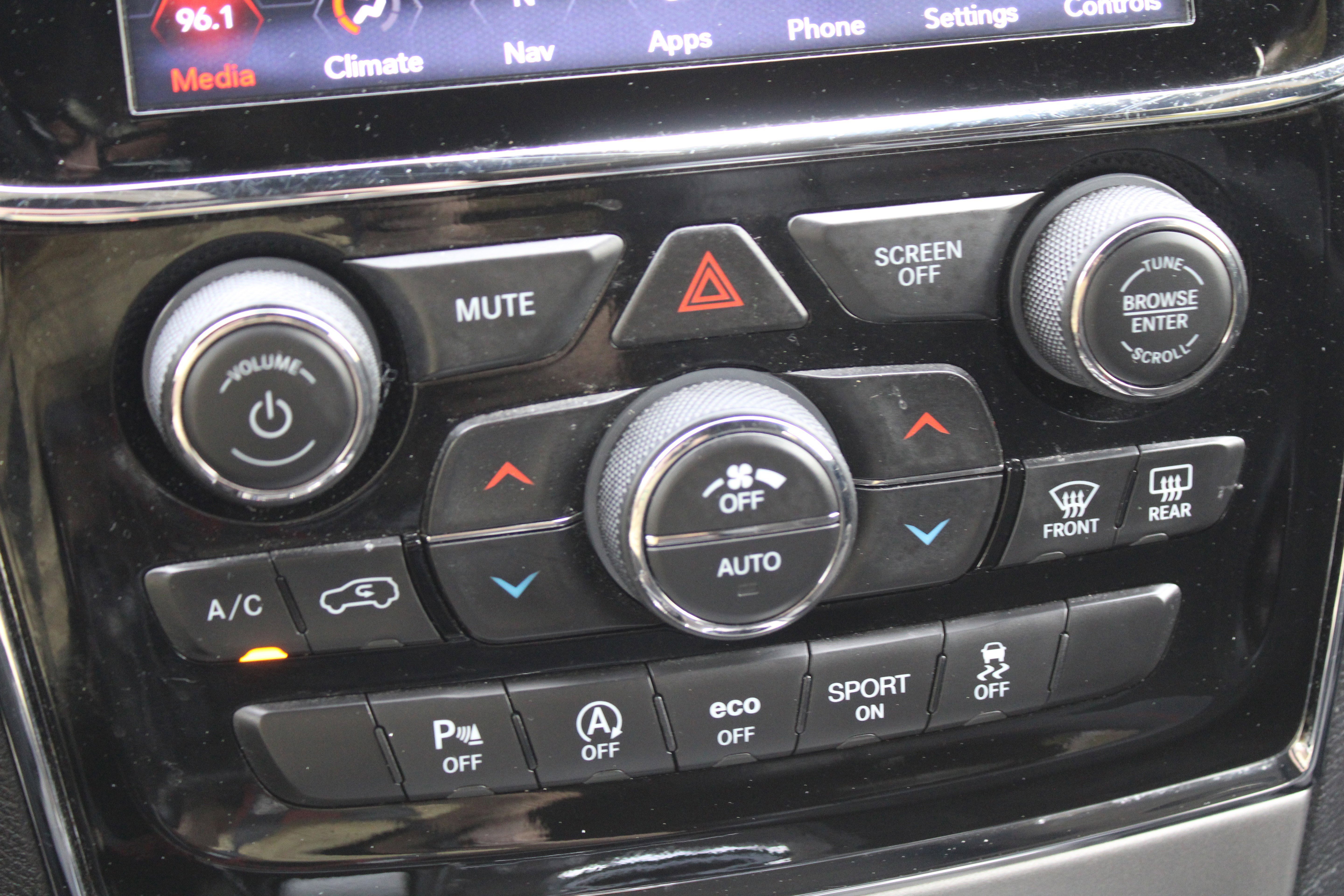 Used 2020 Diamond Black Crystal Pearlcoat Jeep Trailhawk image 36